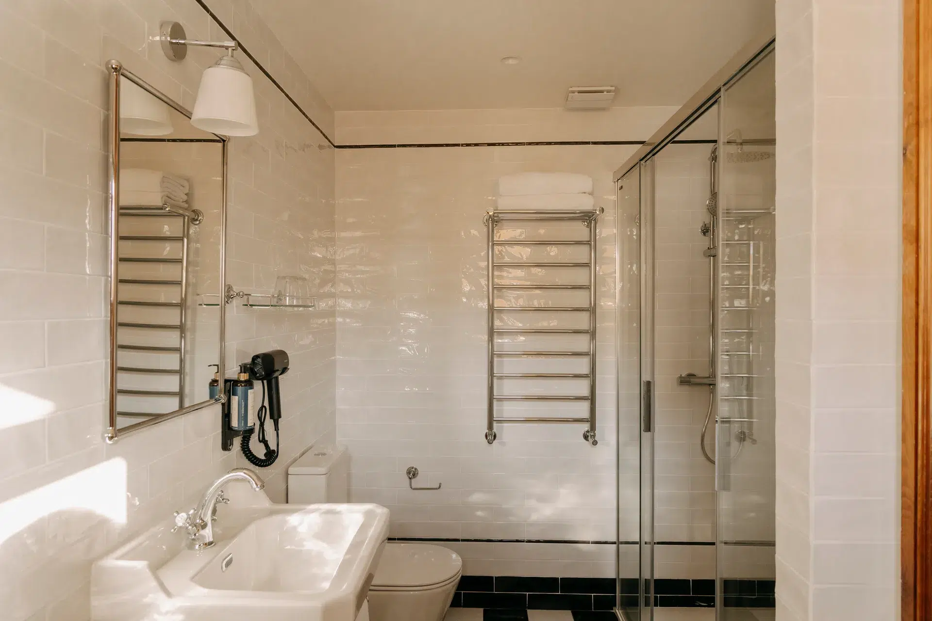 Habitación junior suite – Hotel PAX Casona del Busto (2)