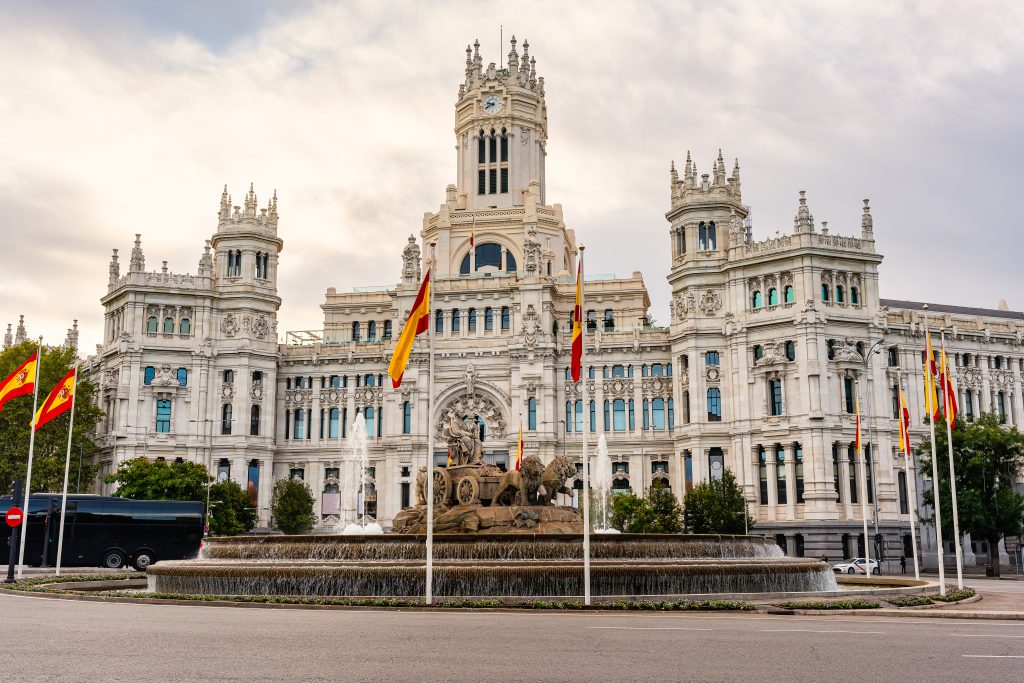 Cibeles Palace and fountain